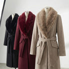 Elegante Lange Winterjas Dames met Imitatiebont Kraag en Taille Riem – Warm en Luxe Gewatteerde Jas voor de Winter 3