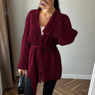 Gezellige Gebreide Dames Jas met Afneembare Riem – Lange Wikkelstijl voor Koude Dagen 9