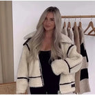 Korte Wollen Jas Dames in Chique Beige met Losse Pasvorm voor Herfst/Winter 3