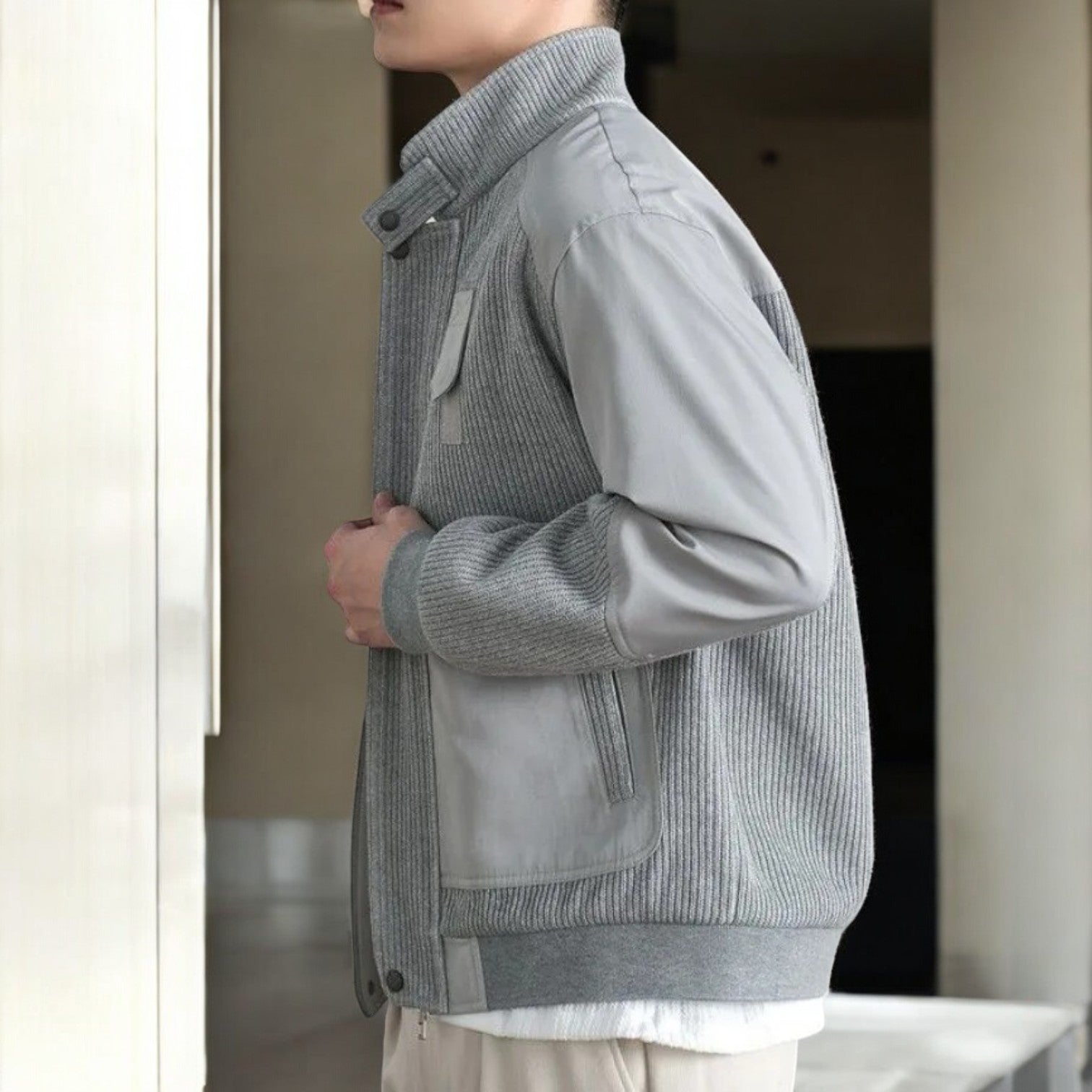 Moderne Gebreide Jas met Hoge Kraag en Elastische Pasvorm – Tijdloos en Comfortabel voor Casual en Semi-Formele Gelegenheden 4