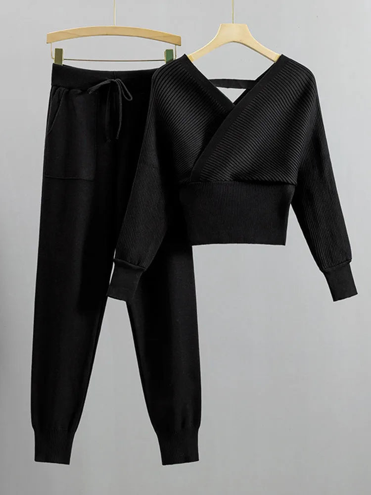 Tweedelige Set Dames Katoenmix met Overslagtrui en Taps Toelopende Joggingbroek – Casual en Verfijnd 1