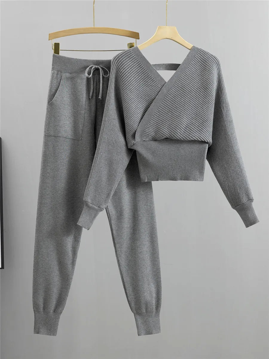 Tweedelige Set Dames Katoenmix met Overslagtrui en Taps Toelopende Joggingbroek – Casual en Verfijnd 2