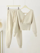 Tweedelige Set Dames Katoenmix met Overslagtrui en Taps Toelopende Joggingbroek – Casual en Verfijnd 4