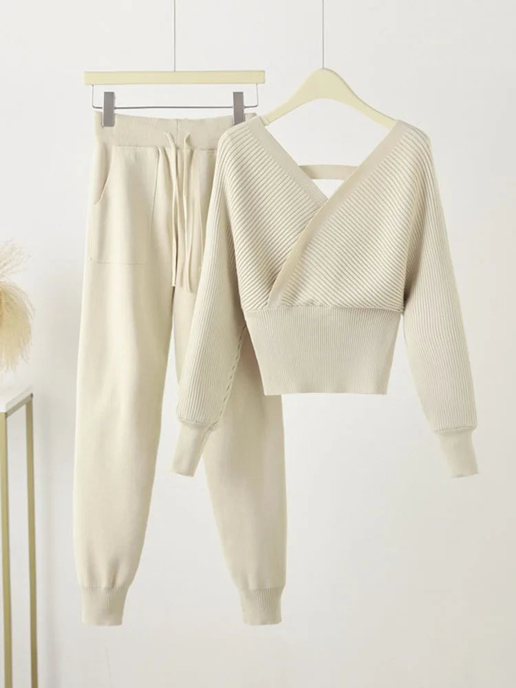 Tweedelige Set Dames Katoenmix met Overslagtrui en Taps Toelopende Joggingbroek – Casual en Verfijnd 4