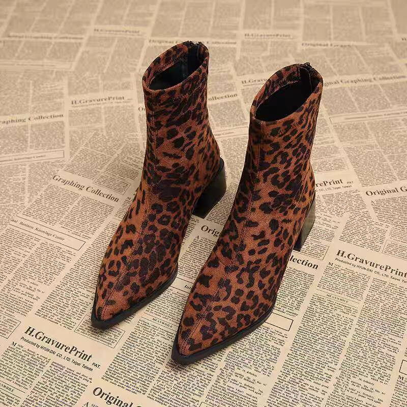 Zwarte Dames Laarzen van Leer met Slank Profiel en Puntige Neus - Elegante Winterlaarzen 1